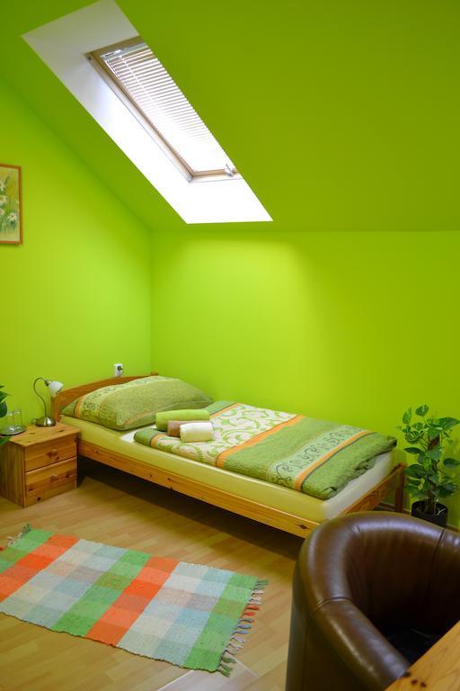 ホテル Byron Zlaté Moravce 部屋 写真