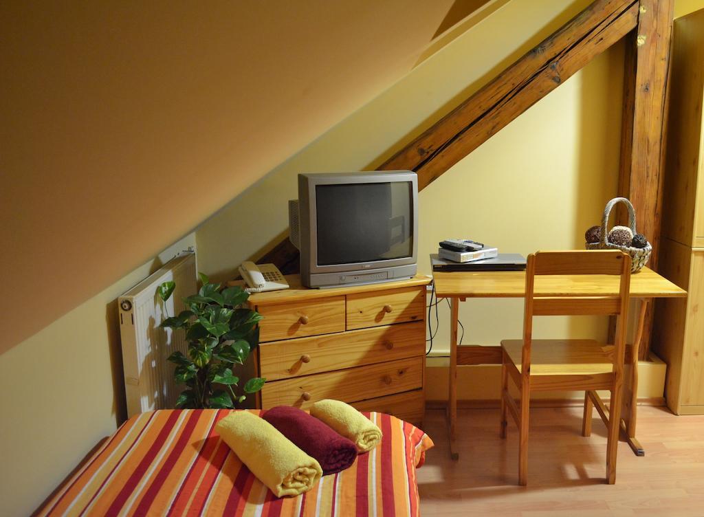 ホテル Byron Zlaté Moravce 部屋 写真
